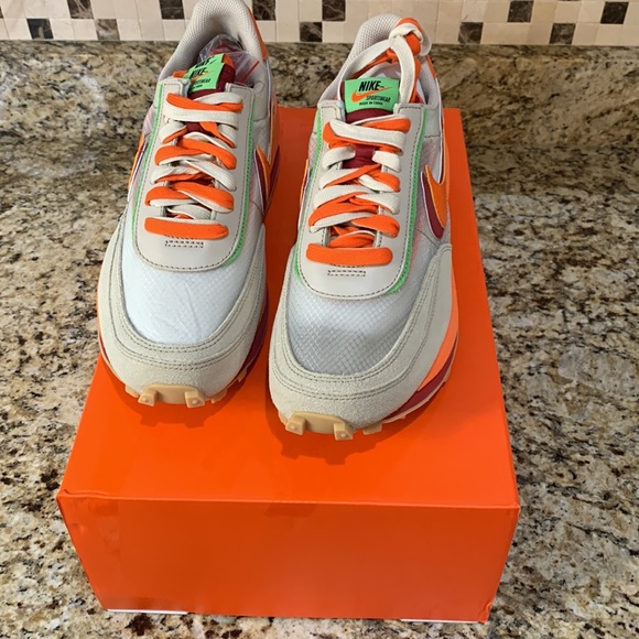 Nike LD Waffle. Size 10.5 with box and extra shoelaces. - Picture 2 of 3